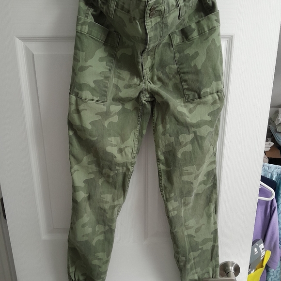 Hollister camo pants - Picture 4 of 6